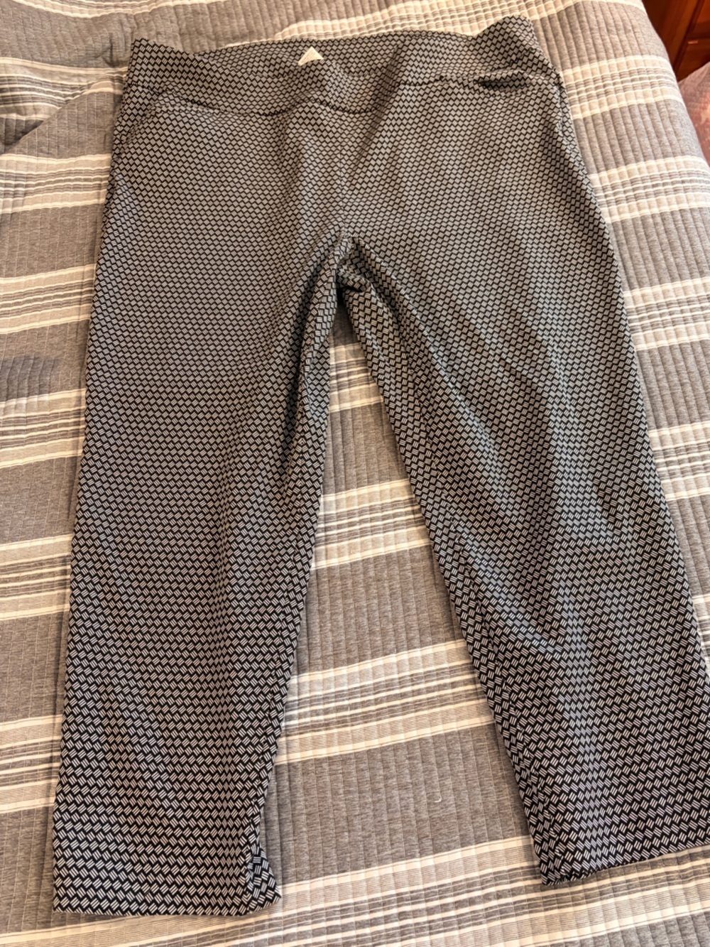 Terra & Sky Women’s Plus Size 3x Black and White Micro Geometric Pants